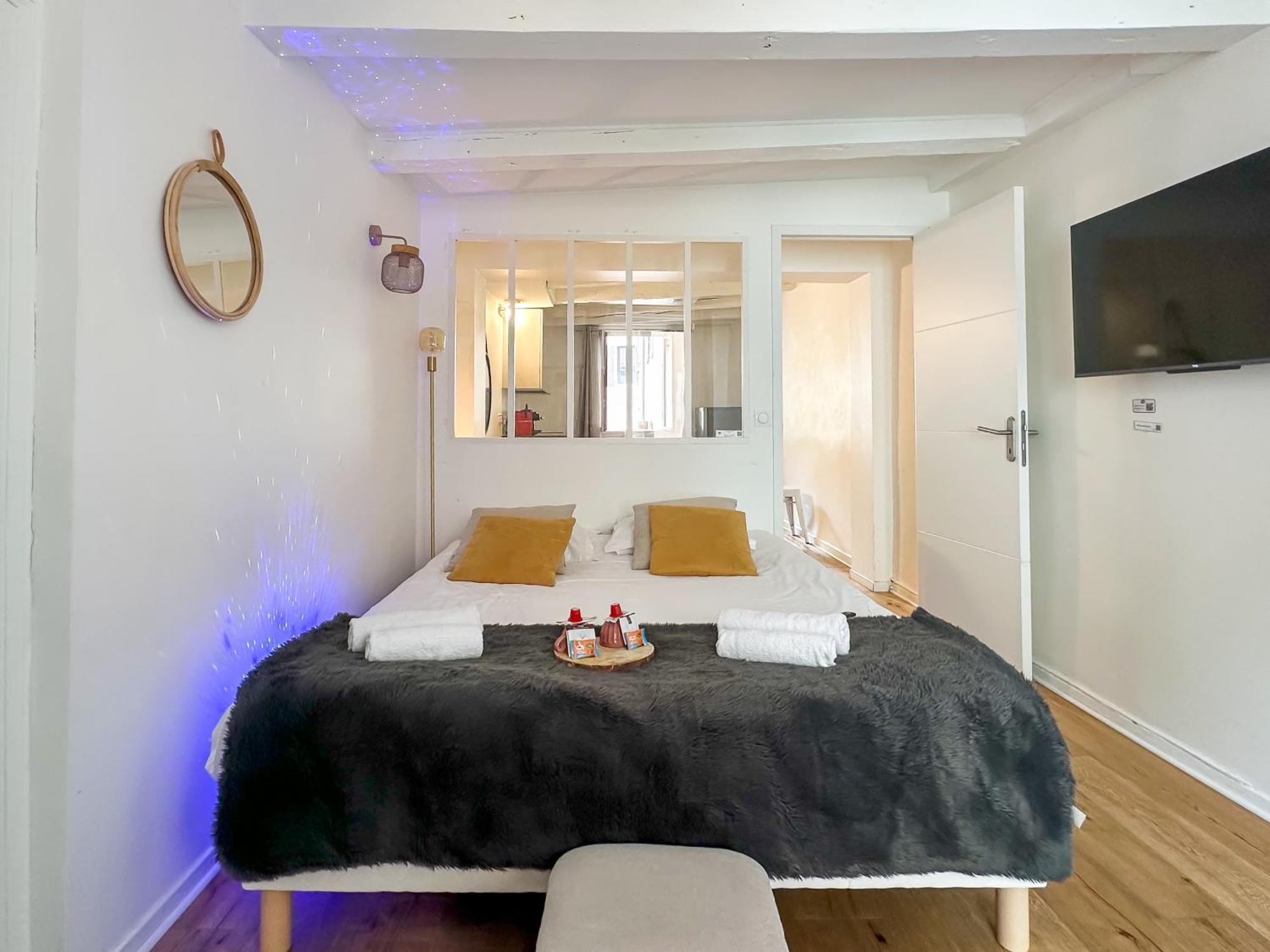 Night Desires Vieille Ville Annecy Charmant Esterno foto